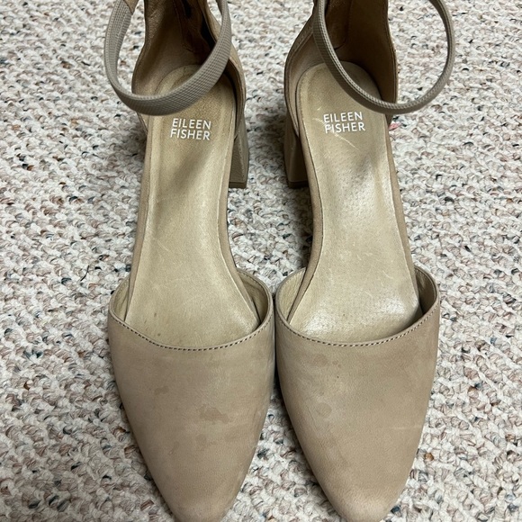Eileen Fisher Tan Heels with Ankle Strap and Pointed Toe - Picture 1 of 12